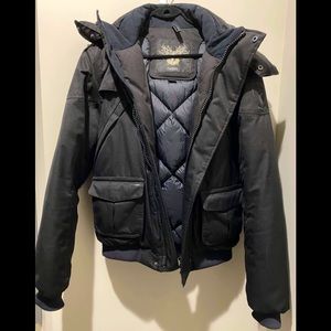 NOBIS 💯 AUTHENTIC SIZE MEDIUM MENS